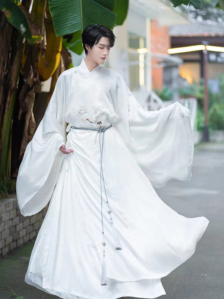white round neck loose robe chinese hanfu male